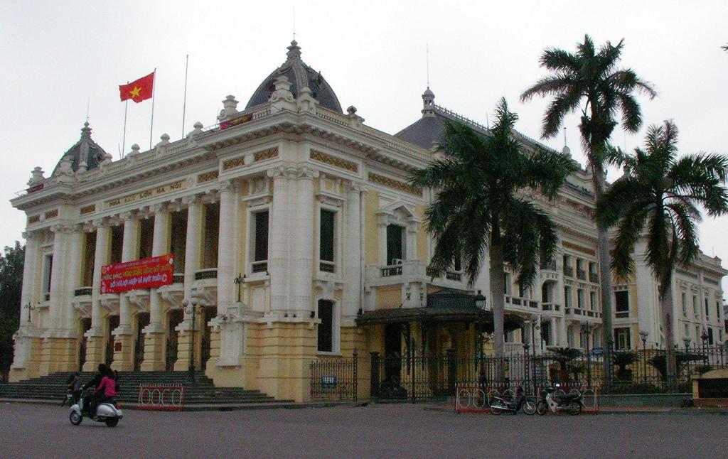 Elly Hotel Hanoi Buitenkant foto